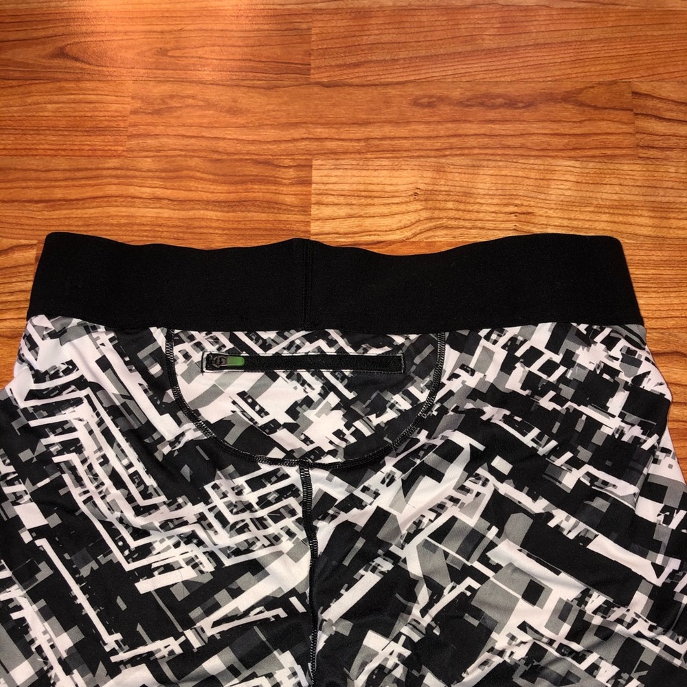 H&M Sport Capri Leggings - Picture 2 of 3